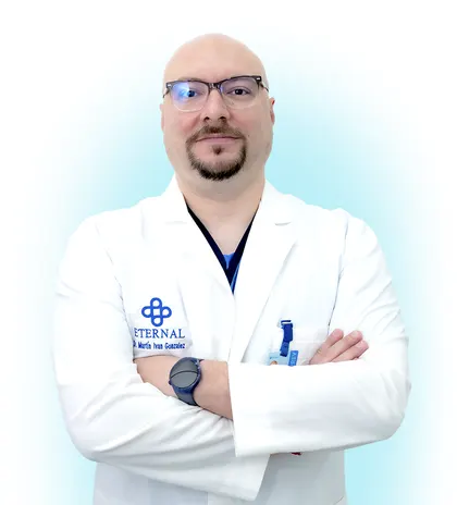 Dr. Iván González